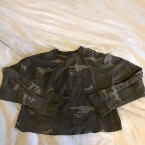 Cropped Camo Thermal